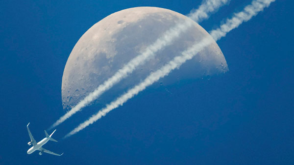 பைக், கார் மைலேஜ் எவ்வளவு தரும்னு தெரியும்... விமானம் எவ்வளவு மைலேஜ் தரும்னு தெரியுமா? சொன்ன நம்ப மாட்டீங்க நிமிஷத்துக்கு பல லிட்டரை குடிக்கும்...