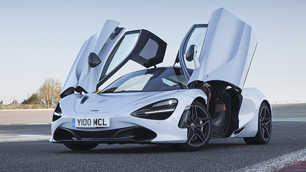 நடிகை சுஷ்மிதா சென்னின் புதிய காதலர் லலித் மோடியிடம் உள்ள சொகுசு கார்கள்!! இவை சும்மா டிரைலர் தான்