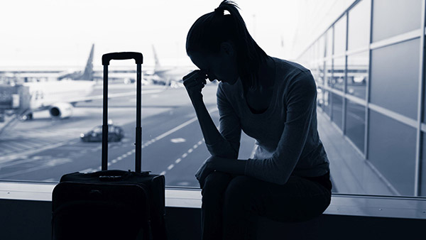 விமானத்தை தவறவிட நேர்ந்தால், ஏர்போர்டில் இந்த தவறை மட்டும் செஞ்சிடாதீங்க!! அபராதம் கூடினே போகும்! விமானத்தை தவறவிட நேர்ந்தால், ஏர்போர்டில் இந்த தவறை மட்டும் செஞ்சிடாதீங்க!! அபராதம் கூடினே போகும்!