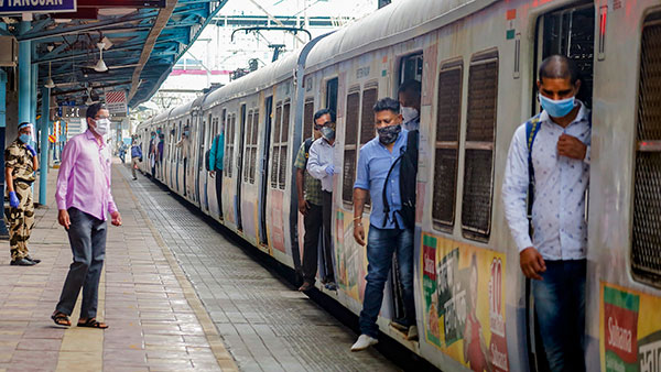 லோக்கல் ட்ரெயினை லைவாக டிராக் செய்யலாம்... அதிகாரப்பூர்வ செயலியை அறிமுகம் செய்த மத்திய ரயில்வேத்துறை!