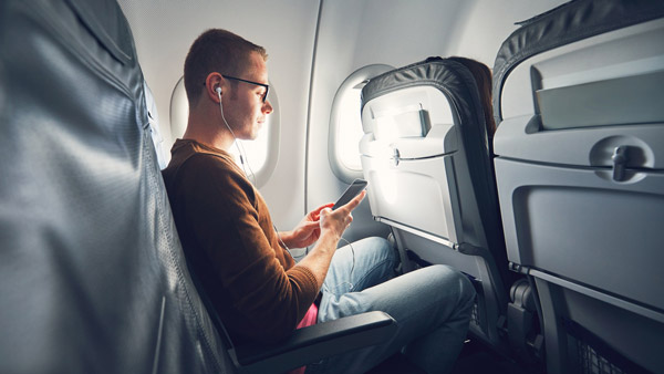 மரியாதையே போயிரும்... விமானத்தில் இதையெல்லாம் செஞ்சராதீங்க... மத்தவங்க ரொம்ப ச்சீப்பா நெனச்சுருவாங்க!