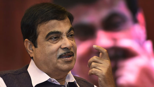 ஐந்தாண்டுகளில் பெட்ரோலை ரீ-பிளேஸ் செய்ய மத்திய அரசு திட்டம்! அப்படினா வண்டில எதபோட்டு ஓட்டுறது? இதோ பதில்!