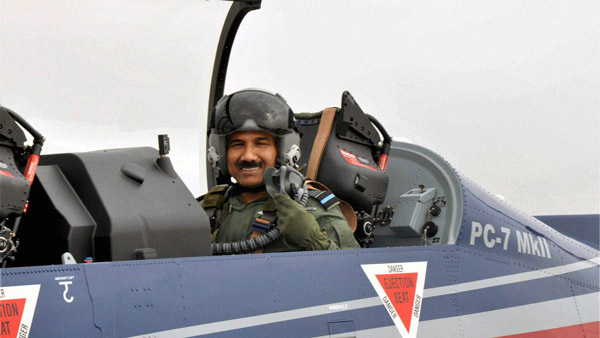 பிளேன்களில் வைப்பர்கள் இருக்குமா? இருந்தாலும் பறக்கும்போது அதை விமானிகள் யூஸ் பண்ண மாட்டாங்களாம்! ஏன் தெரியுமா?