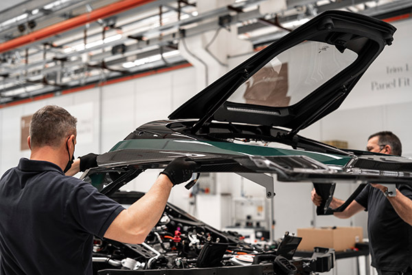 1.8 வினாடிகளிலேயே மணிக்கு 100 கிமீ வேகத்தை எட்டிவிடும்! 1900 குதிரை திறனை வெளியேற்றும் காரின் உற்பத்தியை தொடங்கியது பினின்ஃபரினா!