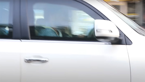 புல்லட் ப்ரூஃப் கார் பயன்பாட்டிற்கு மாறிய பிரபல திரை நட்சத்திரம்... கொலை மிரட்டல் அதிகம் வருகிறதாம்... யாருங்க அந்த நடிகர்?