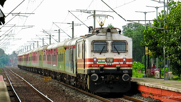 ரயிலில் 24 மணிநேரம் பயணித்தாலும் வராத அலுப்பு விமானத்தில் வெறும் 10 மணி நேர பயணத்திலேயே ஏற்படும் ஏன் தெரியுமா ? 