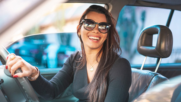 பைத்தியக் காரதனம் எல்லாம் இல்ல . . . மழை பெய்யும் போது கூலிங் கிளாஸ் போட்டு கார் ஓட்டுவது தான் சிற ந்தது ஏன் தெரியுமா ? பைத்தியக் காரதனம் எல்லாம் இல்ல . . . மழை பெய்யும் போது கூலிங் கிளாஸ் போட்டு கார் ஓட்டுவது தான் சிற ந்தது ஏன் தெரியுமா ?