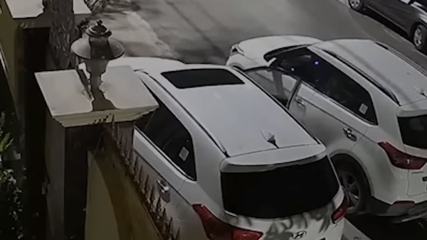 ஹூண்டாய் கம்பெனி காரனே தோத்துருவான் போங்க... மிரள வைக்கும் டெல்லி கார் திருட்டு - வீடியோ!!