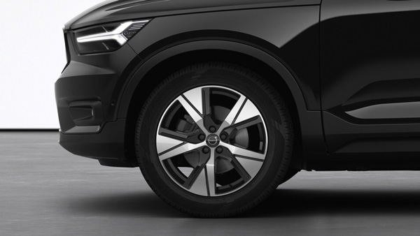 ரொம்ப ஹேப்பி... இந்திய மக்கள் ரொம்ப நாளா வெயிட் பண்ணீட்டு இருக்கும் எலெக்ட்ரிக் கார் நாளை அறிமுகம்!