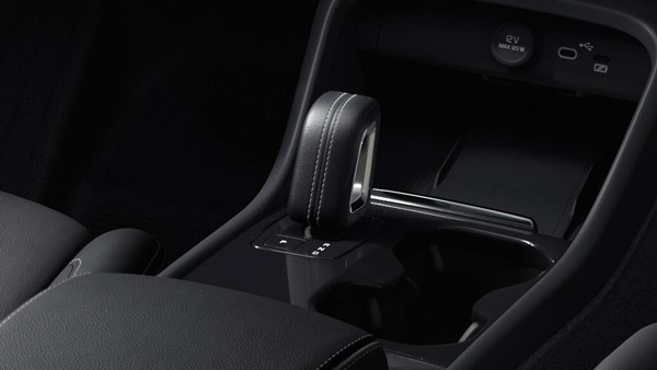 வால்வோ எக்ஸ்சி40 ரீசார்ஜ் விற்பனைக்கு அறிமுகம்... உள்நாட்டில் அசெம்பிள் செய்யப்பட்ட முதல் சொகுசு எலெக்ட்ரிக் கார்!