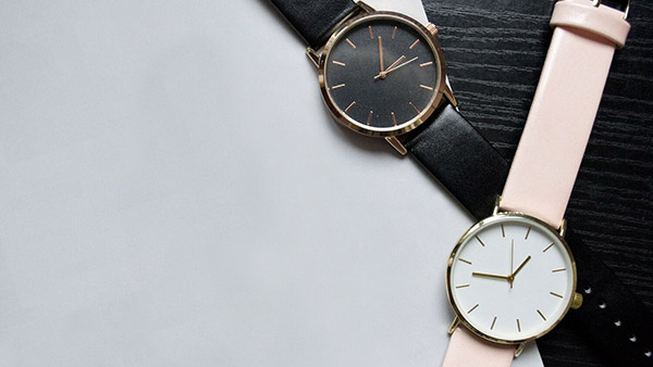 விமான பணிப்பெண்களின் கையில் இந்த விஷயத்தை கவனிச்சிருக்கீங்களா? எல்லாத்துக்கும் ரெடியாதான் இருக்காங்க!