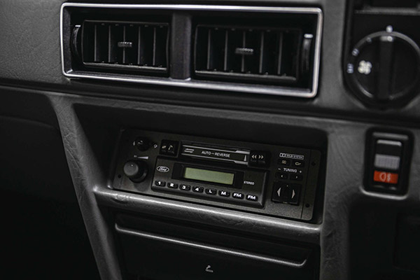 அவங்க இறந்து 25 வருஷம் ஆகுது... இப்பவும் அவங்க பயன்படுத்திய பொருளுக்கு இவ்ளோ மவுசா!! எதிர்பார்த்திரா விலைக்கு ஏலம்போன கார்!