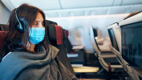 விமான பயணத்திற்கு இவ்வாறான ஆடை இல்லாமல் போய்டாதீங்க!! இதில் இவ்வளவு மேட்டரு இருக்கா!