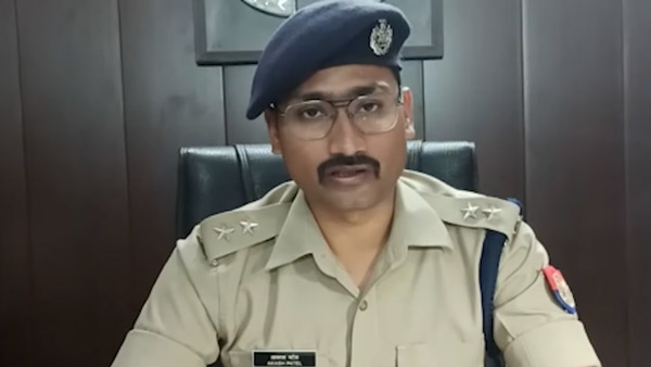 இந்த மாதிரி எல்லாம் வீடியோ போடாதீங்கனு சொன்னா கேக்குறாங்களா! வீடியோ வைரலானதால் சிக்கலில் சிக்கிய இளம் பெண்... இந்த மாதிரி எல்லாம் வீடியோ போடாதீங்கனு சொன்னா கேக்குறாங்களா! வீடியோ வைரலானதால் சிக்கலில் சிக்கிய இளம் பெண்...