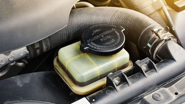 டர்ன் செய்யும்போது ஸ்டீயரிங்கில் இருந்து சத்தம் வருவதை ஈஸியா எடுத்துக்காதீங்க!! அதுக்கு இவ்ளோ காரணம் இருக்கு