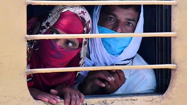 போச்சு... 1-4 வயது குழந்தைகளுக்கும் இரயிலில் டிக்கெட் அவசியமா? என்ன சொல்கிறது இந்திய இரயில்வே நிர்வாகம்