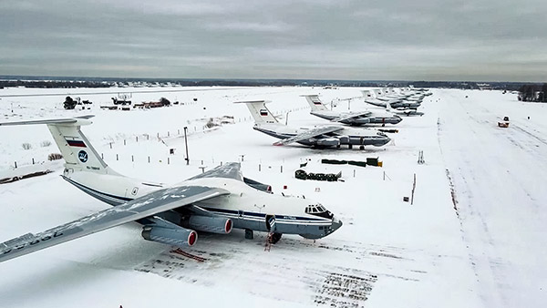 அனைத்திலும் அமெரிக்காவின் ஆதிக்கம்... ஏர்பிளைனா? அல்லது ஏரோபிளைனா? அப்போ இவ்ளோ நாள் தப்பா அழைச்சினு இருக்கோமா!