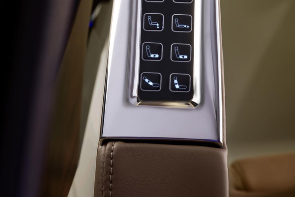 டொயோட்டா இன்னோவா காரா இது... க்ரூஸ் கப்பலையே மிஞ்சுமளவிற்கு இருக்குதே!..