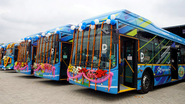 குரு உச்சத்துல இருக்காரு... எலெக்ட்ரிக் பஸ்களை பல்க்கா டெலிவரி செய்த டாடா... இனி அவங்க கொடிதான் பறக்க போகுது!