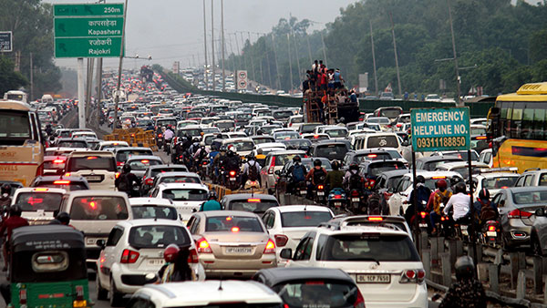 இனிமே இந்த கார்கள் எல்லாம் ரோட்டில் ஓடினாலே வளைச்சு வளைச்சு அபராதம் போடபோறாங்க . . . என்ன நடக்கபோகுதோ தெரியல . . .