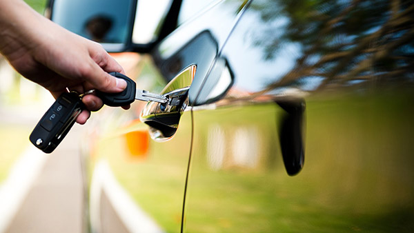 இவ்ளோ விஷயம் நடக்குதா... திருடப்படும் கார்கள் அடுத்து என்ன ஆகின்றன? கார்கள் திருட்டில் முதலிடத்தில் டெல்லி!!