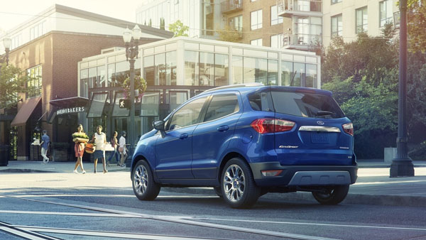 சேதத்தை பாத்து கணக்கு போடாதீங்க... உள்ள இருந்தவங்களுக்கு என்ன ஆச்சு தெரிஞ்சா மூக்குமேல விரல வைப்பீங்க! அட சே இந்த காரை மிஸ் பண்ணிட்டோமே!