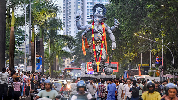 பிள்ளையார்னா சும்மாவா . . . எக்ஸ்பிரஸ்வேயில் தனி ரூட் போட்டுக் கொடுத்த முதல்வர் . . . விநாயகர் சதுர்த்திக்கு இப்படி ஒரு ஏற்பாடா . . .