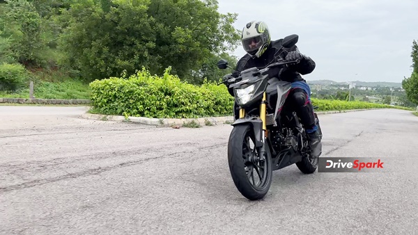 விலை தான் அதிகம் மத்தபடி எல்லாம் சூப்பர் . . . ஹோண்டா CB300F பைக் - ரிவியூ