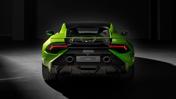 3 செகண்ட்ல 100 கிலோ மீட்டர் ஸ்பீடை டச் பண்ணீரும்... இந்தியாவில் அறிமுகமான இந்த காரின் விலை ஜஸ்ட் 4 கோடிதான்!