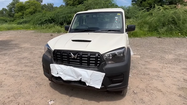 ஸ்கார்பியோ கிளாசிக் காரின் அடிநிலை வேரியண்ட் இப்படிதான் இருக்கும்! ஆடம்பரமே இல்ல, இருந்தாலும் அமர்க்களமா இருக்கு!