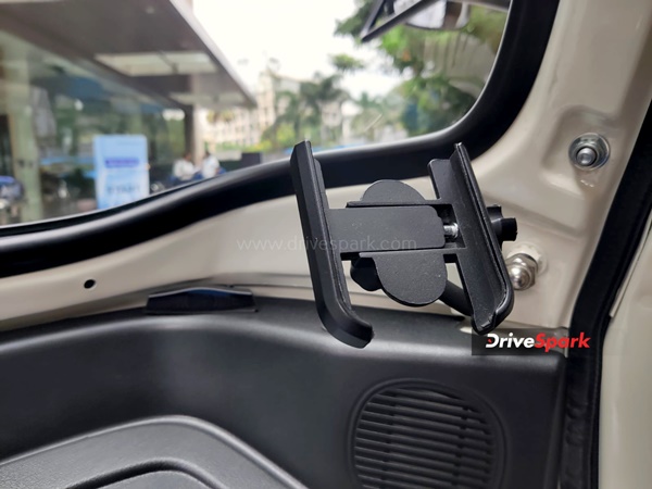 டெலிவரி துறைக்கான மஹிந்திராவின் பிரத்யேக எலெக்ட்ரிக் 3-வீலர்... இவ்ளோ கம்மியான விலைக்கா இத விக்க போறாங்க!