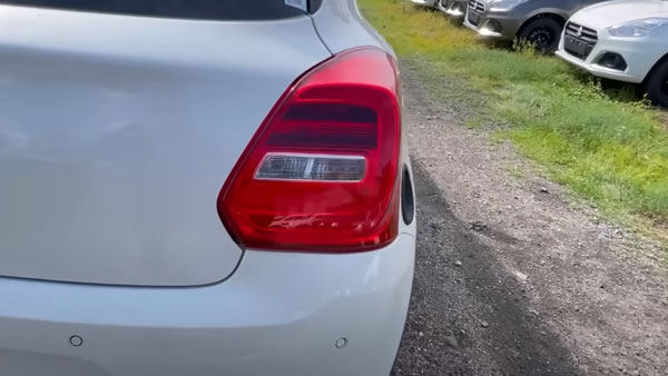 டீலர்ஷிப்களுக்கு வர தொடங்கிய மாருதி ஸ்விஃப்ட் காரின் சிஎன்ஜி மாடல்... திருவிழா மாதிரி கூட்டம் கூடுதாம்!