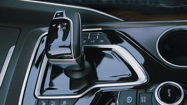 பெரிதும் எதிர்பார்க்கப்பட்ட அட்வான்ஸ்ட் குளோஸ்டர் கார் அறிமுகம்... டொயோட்டா ஃபார்ச்சூனரவிட குறைவான விலையில் வந்திருக்கு! 