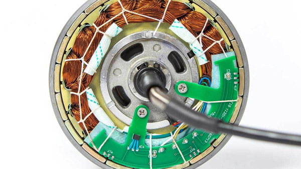 சின்ன பசங்களால இந்த எலெக்ட்ரிக் சைக்கிள ஓட்ட முடியாது... ஓட்டவும் விட மாட்டாங்க! எதிர்பார்த்திராத வேகத்தில் ஓட கூடிய இ-சைக்கிள்!