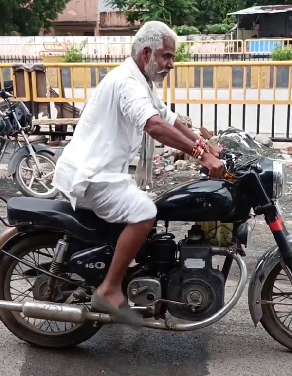 இந்த வயதில் இப்படியொரு திறமையா!! ரெண்டே மிதிதான்... டீசல் பைக்கை ஸ்டார்ட் செய்றது கஷ்டமாச்சே!