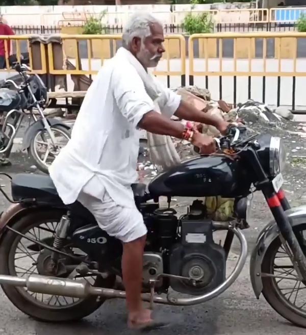 இந்த வயதில் இப்படியொரு திறமையா!! ரெண்டே மிதிதான்... டீசல் பைக்கை ஸ்டார்ட் செய்றது கஷ்டமாச்சே!