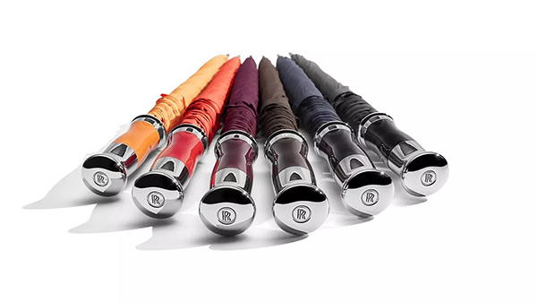 எவ்வளவு காசு கொடுத்தாலும் வாங்க முடியாது . . . ரோல்ஸ் ராய்ஸ் காரில் உள்ள குடைக்கு அப்படி என்ன ஸ்பெஷாலிட்டி தெரியுமா ? 