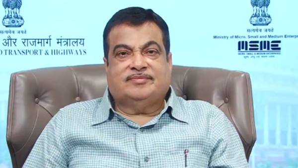 பழைய வாகனத்தை நெடுஞ்சாலைக்கு எடுத்து செல்லும்முன் இதை தெரிஞ்சிக்கோங்க!! மத்திய அரசு எடுக்கும் புதிய நடவடிக்கை