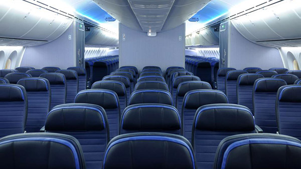 விமானத்தின் டாய்லெட்டில் இவ்வளவு விஷயங்கள் மறைஞ்சி இருக்கா!! ஒவ்வொன்றையும் கேர்ஃபுல்லா ஹேண்டில் பண்ணனும்!