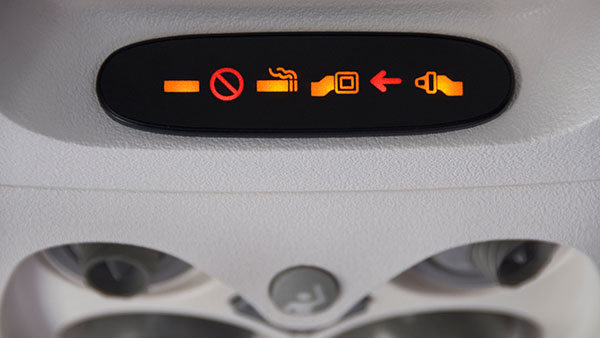 விமானங்களில் பயணி களை ஏன் சீட் பெல்ட் அணியச் சொல்லிக் கட்டாய ப்படுத்து கிறார்கள் . . .