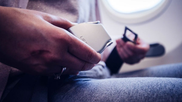 விமானங்களில் பயணி களை ஏன் சீட் பெல்ட் அணியச் சொல்லிக் கட்டாய ப்படுத்து கிறார்கள் . . .