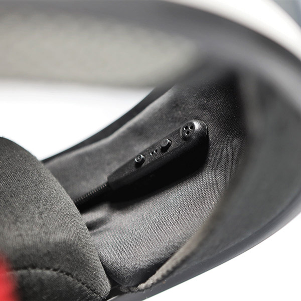 பலரின் எதிர்பார்ப்பை நிறைவேற்றிய இந்திய தயாரிப்பு!.. இப்படி ஒரு ஹெல்மெட்டுக்காகதான் எல்லாம் காத்து கெடக்குறாங்க...