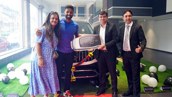 சூர்யகுமார் யாதவ் உண்மையில் வாங்கியிருக்கும் கார் இதுதான்... விலையை கேட்டு வாயை பிளக்கும் ரசிகர்கள்!