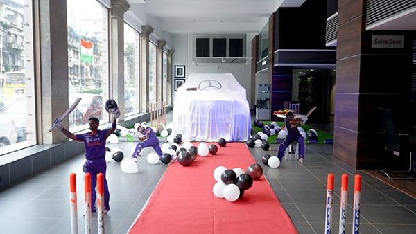 சூர்யகுமார் யாதவ் உண்மையில் வாங்கியிருக்கும் கார் இதுதான்... விலையை கேட்டு வாயை பிளக்கும் ரசிகர்கள்!