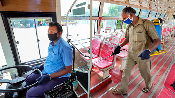 அட்டை வாயிலாக பேருந்துக்கான கட்டணம் செலுத்தும் திட்டம்... விரைவில் சென்னை, கோவை, மதுரையில் அறிமுகமாக போகுது! அட்டை வாயிலாக பேருந்துக்கான கட்டணம் செலுத்தும் திட்டம்... விரைவில் சென்னை, கோவை, மதுரையில் அறிமுகமாக போகுது!