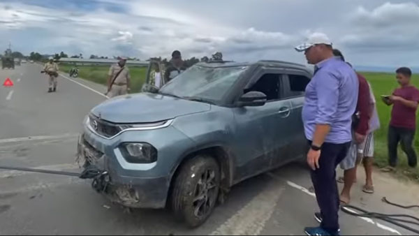 விபத்தில் சிக்கிய பாடகியின் டாடா பஞ்ச் கார்... ஹைலைட் என்னனா அவங்களுக்கு சின்னத ஒரு கீரல்கூட ஏற்படல!