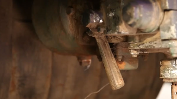 பதறாம இருங்க . . . ரயில்களில் பிரேக் ஃபெயிலியர் நடந்தால் இதான் நடக்கும் . . .