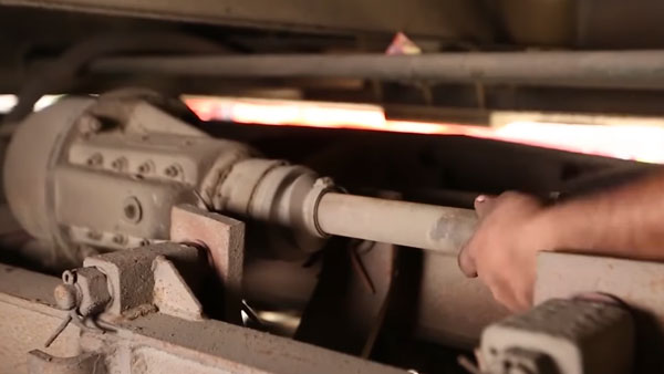 பதறாம இருங்க . . . ரயில்களில் பிரேக் ஃபெயிலியர் நடந்தால் இதான் நடக்கும் . . .