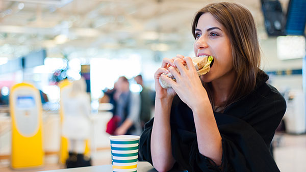 இனிமே போர் அடிக்காது . . . விமான நிலையத்தில் காத்திருக்கும் நேரத்தை ப் பயனுள்ளதாகக் கழிக்க செம டிப்ஸ் ! இனிமே போர் அடிக்காது . . . விமான நிலையத்தில் காத்திருக்கும் நேரத்தை ப் பயனுள்ளதாகக் கழிக்க செம டிப்ஸ் !