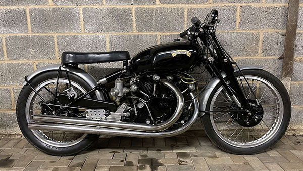 ராயல் என்பீல்டுக்கு போட்டியா பஜாஜும் களமிறங்க போகுதா!.. வின்சென்ட் பிராண்ட் பெயருக்கான உரிமத்தை பெற்ற பஜாஜ்!